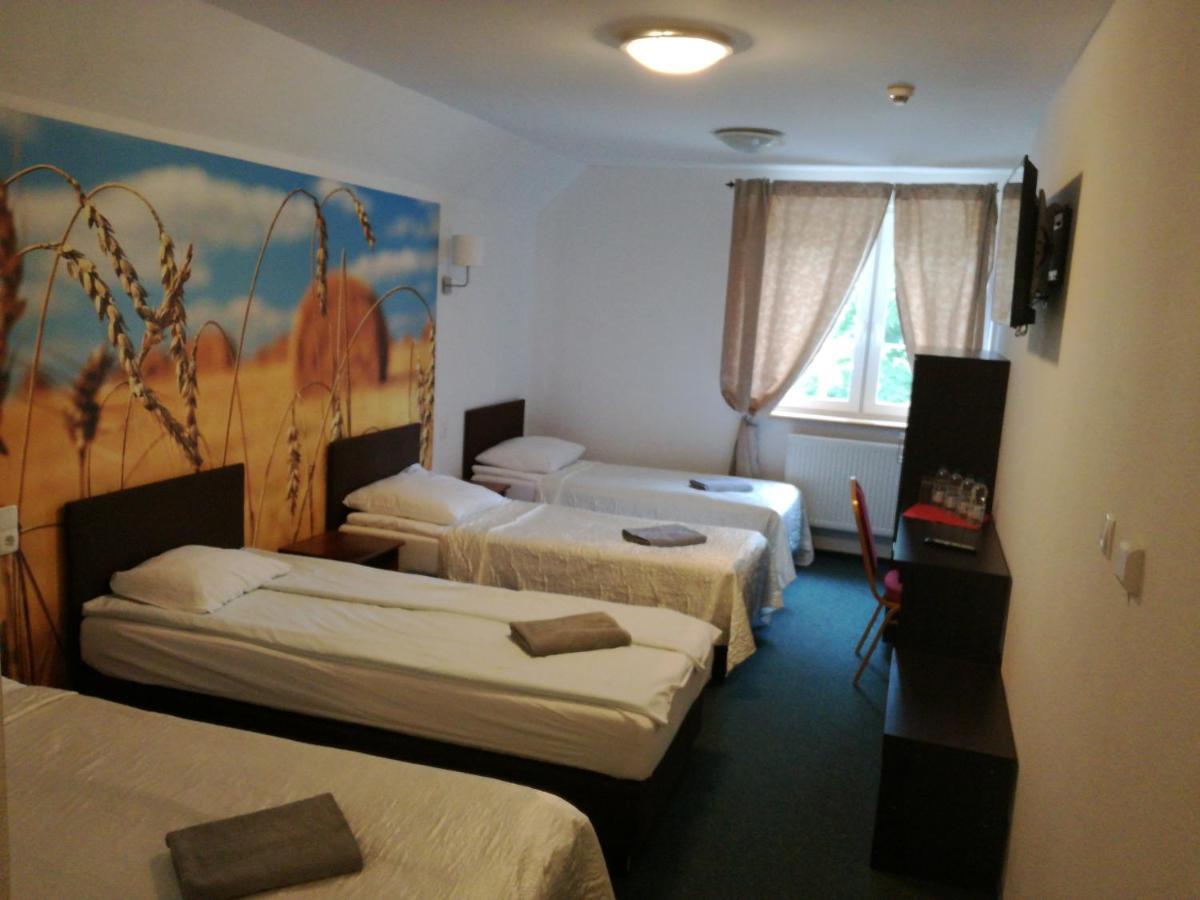 Pawlakowa Zagroda Hotel Grabiny-Zameczek ภายนอก รูปภาพ